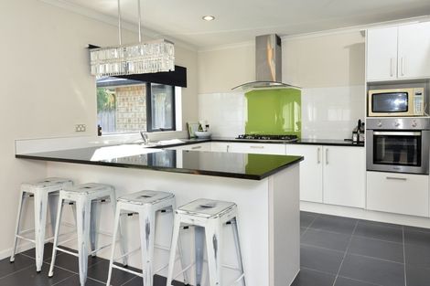 Photo of property in 35 Whitney Place, Rototuna North, Hamilton, 3210