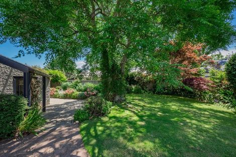 Photo of property in 11 Walnut Grove, Waikanae, 5036