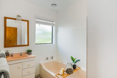 Photo of property in 24 Island View Terrace, Waikanae Beach, Waikanae, 5036