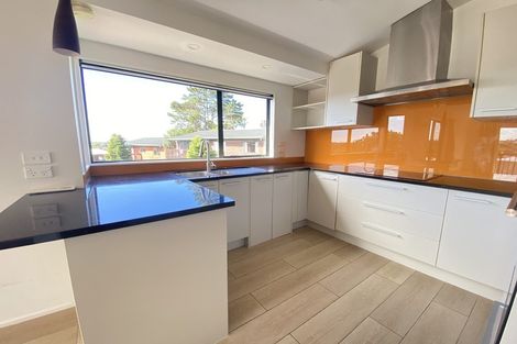 Photo of property in 1/76 Target Road, Totara Vale, Auckland, 0629