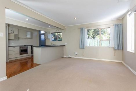 Photo of property in 4/90 Lynwood Road, New Lynn, Auckland, 0600
