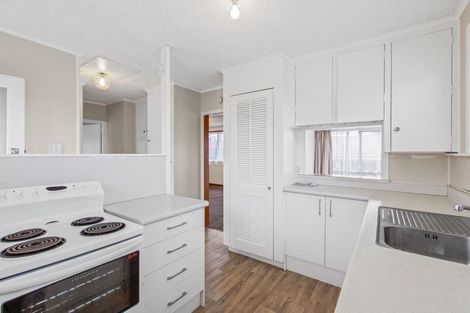 Photo of property in 11 West Hoe Road, Orewa, 0931