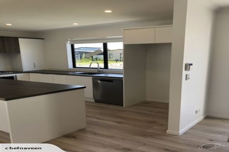 Photo of property in 33 Pepene Avenue, Takanini, 2112