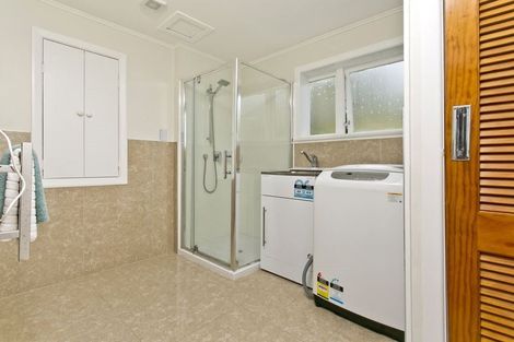 Photo of property in 24 Arrow Road, Forrest Hill, Auckland, 0620