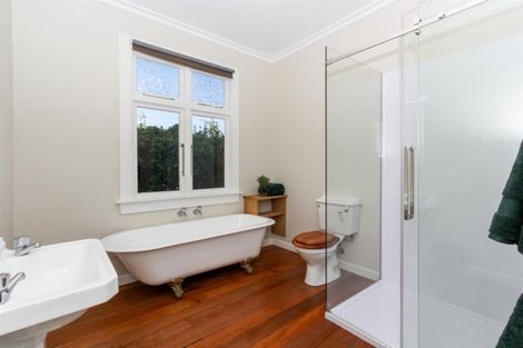 Photo of property in 22 Bulteel Street, New Plymouth, 4310