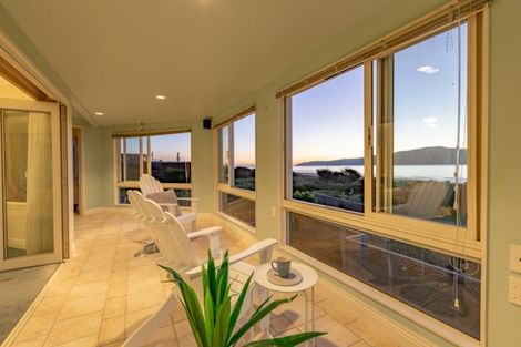 Photo of property in 22 Ara Kuaka, Waikanae Beach, Waikanae, 5036