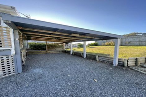 Photo of property in 71 Golf Road, New Lynn, Auckland, 0600