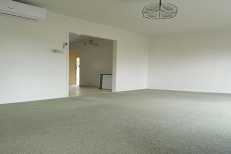 Photo of property in 1/2 Yacht Place, Bucklands Beach, Auckland, 2012