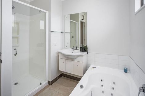 Photo of property in 32 Linkwater Way, Parklands, Christchurch, 8083