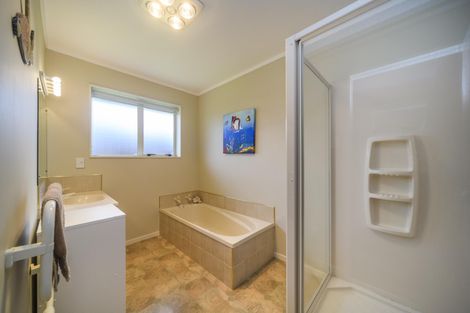 Photo of property in 22 Meridian Grove, Kelvin Grove, Palmerston North, 4414