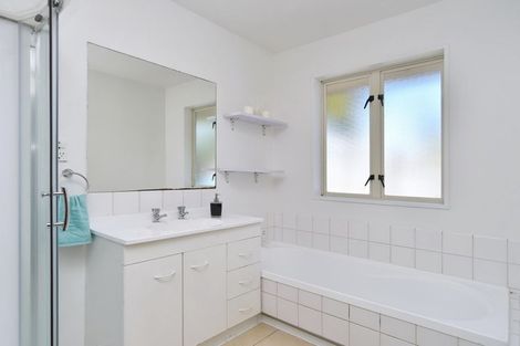 Photo of property in 142c Wainoni Road, Avondale, Christchurch, 8061