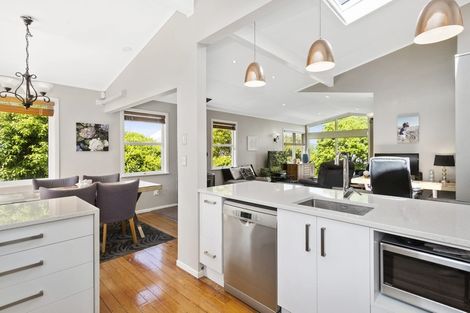 Photo of property in 15 Cherry Blossom Grove, Maungaraki, Lower Hutt, 5010