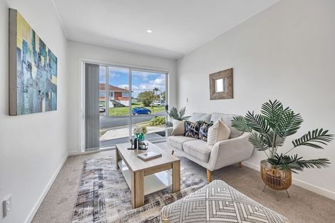 Photo of property in 2 Portadown Avenue, Pakuranga Heights, Auckland, 2010