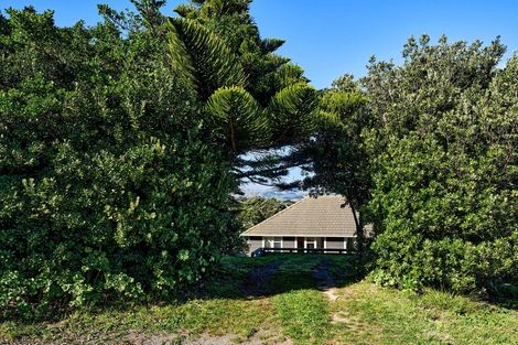 Photo of property in 52 Owhiti Street, Titahi Bay, Porirua, 5022