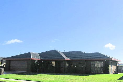 Photo of property in 126 Realm Drive, Paraparaumu, 5032