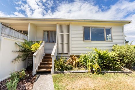 Photo of property in 2a Downing Street, Crofton Downs, Wellington, 6035