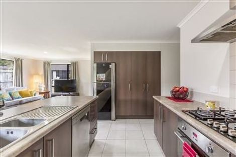 Photo of property in 21h Bonita Avenue, Stanmore Bay, Whangaparaoa, 0932