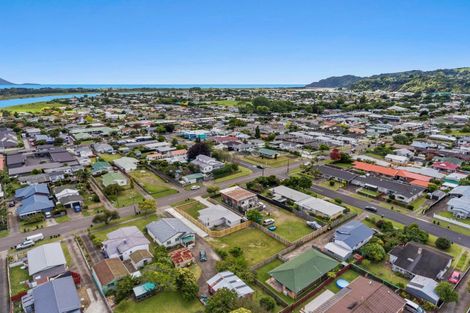 Photo of property in Victoria Avenue, Dannevirke, 4930