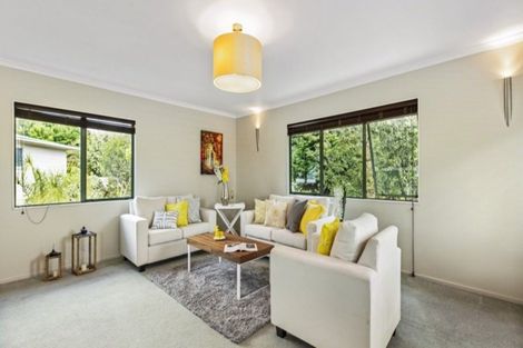 Photo of property in 28a Felgrove Street, Glendene, Auckland, 0602