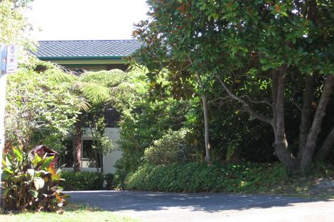 Photo of property in 1 Geoffrey Road, Torbay, Auckland, 0630