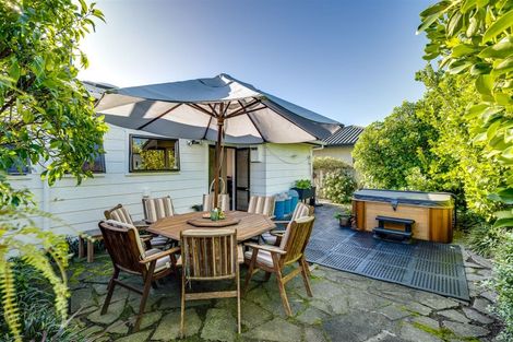 Photo of property in 2 Yeo Place, Taradale, Napier, 4112