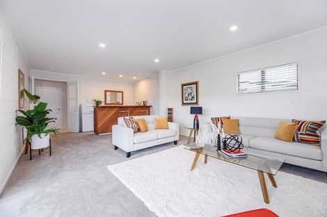 Photo of property in 8 Serrata Place, Browns Bay, Auckland, 0630