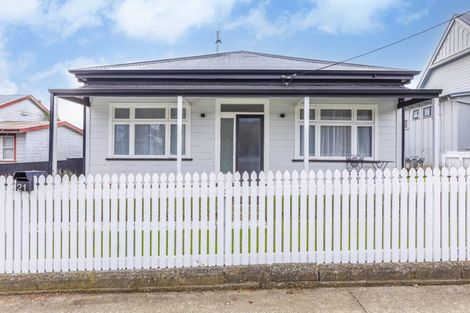 Photo of property in 21 Porangahau Road, Waipukurau, 4200