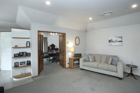 Photo of property in 10 Tavistock Place, Russley, Christchurch, 8042