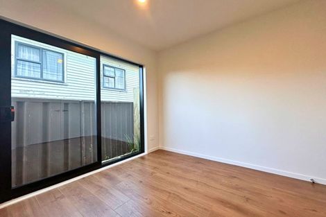 Photo of property in 723b Massey Road, Mangere, Auckland, 2022