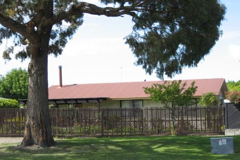 Photo of property in 13 Watson Place, Rangiora, 7400