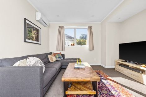 Photo of property in 2 Main Street, Hospital Hill, Napier, 4110