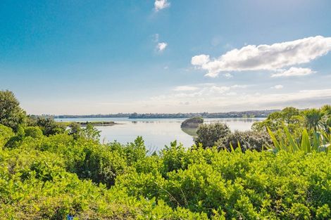 Photo of property in 6 Milano Boulevard, Karaka, Papakura, 2113