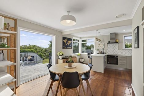 Photo of property in 10 Holford Street, Westown, New Plymouth, 4310