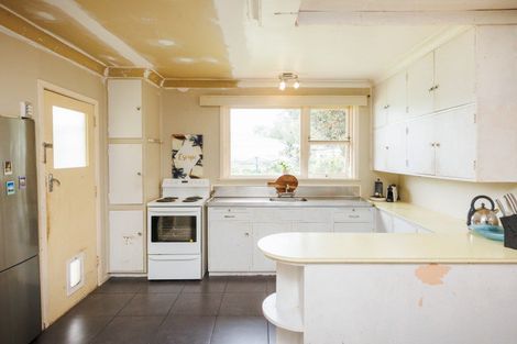 Photo of property in 84 Brightwater Terrace, Terrace End, Palmerston North, 4410