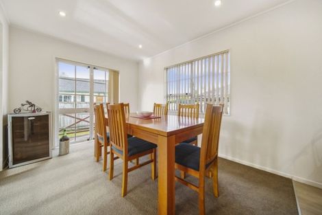 Photo of property in 8 Evanda Crescent, Conifer Grove, Takanini, 2112