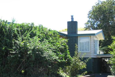 Photo of property in 22 Divich Avenue, Te Atatu South, Auckland, 0610