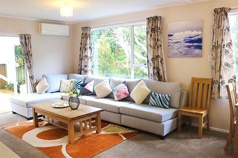 Photo of property in 17 Cunliffe Place, Glenfield, Auckland, 0629