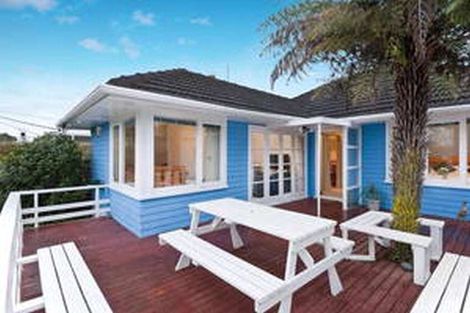 Photo of property in 63 Cobham Crescent, Kelston, Auckland, 0602