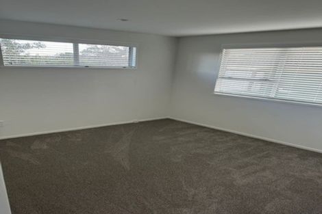 Photo of property in 115 Kemp Road, Massey, Auckland, 0614