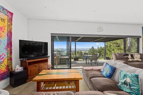 Photo of property in 124 Te Kanae Road, South Head, Helensville, 0874