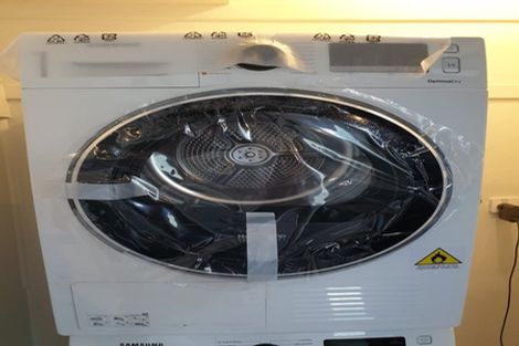 Photo of property in 1/21 Tiri Tiri Road, Birkdale, Auckland, 0626