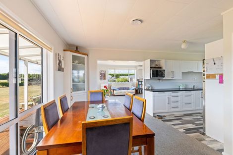 Photo of property in 291 Manutahi Road, Lepperton, New Plymouth, 4372
