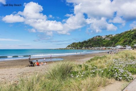 Photo of property in 10/171 Queens Drive, Lyall Bay, Wellington, 6022