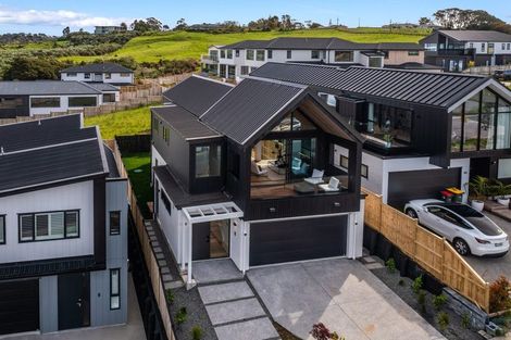 Photo of property in 53 Kumukumu Road, Long Bay, Auckland, 0630