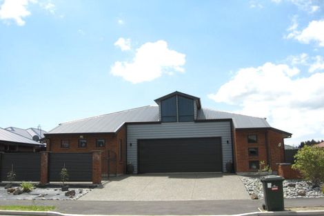 Photo of property in 8 Linkwater Way, Parklands, Christchurch, 8083