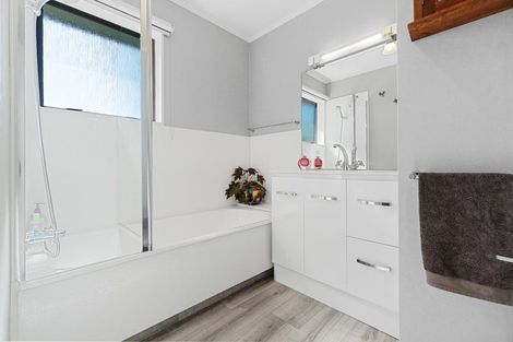 Photo of property in 1 Paratu Road, Richmond Downs, 3475