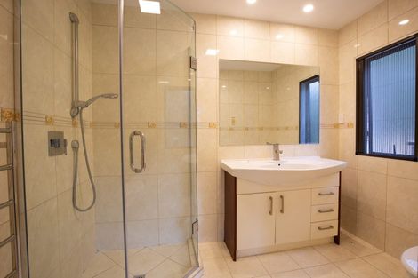 Photo of property in 2/75 Clovelly Road, Bucklands Beach, Auckland, 2012