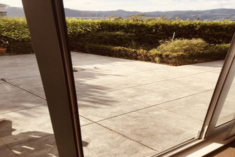 Photo of property in 1/2 Grafton Road, Roseneath, Wellington, 6011