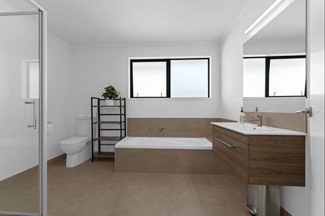 Photo of property in 6c Goble Road, Clarks Beach, Pukekohe, 2679