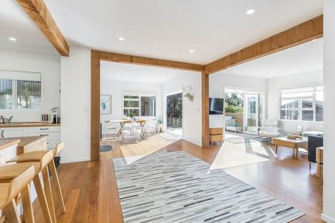 Photo of property in 91f Wade River Road, Stanmore Bay, Whangaparaoa, 0932